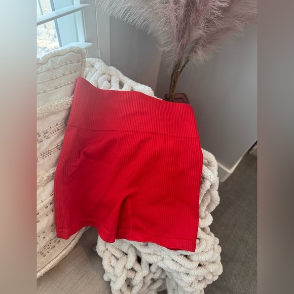 Women’s ribbed red ZYIA activewear shorts - Picture 2 of 5